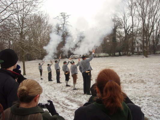 Böllerschützen am Feldkreuz